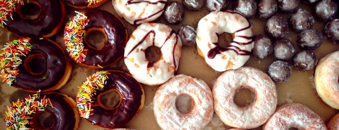Dunkin' Donuts is one of Tariq : понравившиеся места.