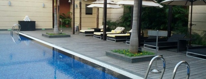 Lemon Tree Swimming Pool is one of Tempat yang Disimpan Bumble.