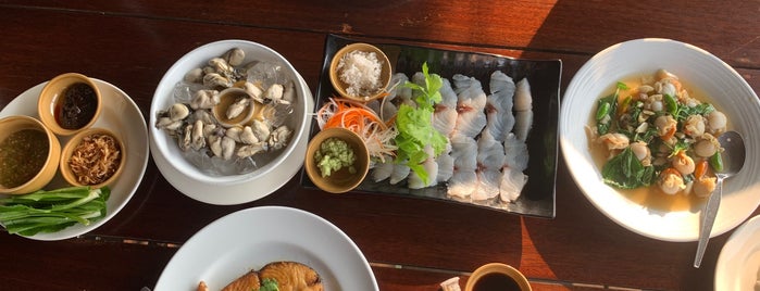 Salakphet Seafood & Resort is one of Ichiro's reviewed restaurants.