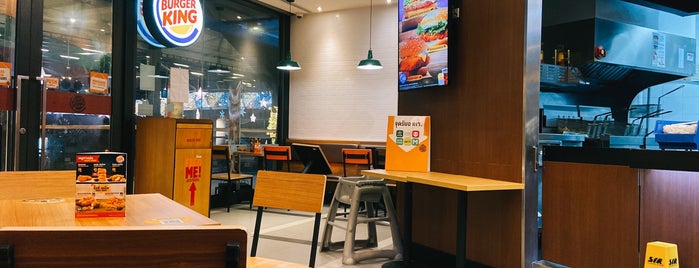 Burger King is one of Tempat yang Disukai Pravit.