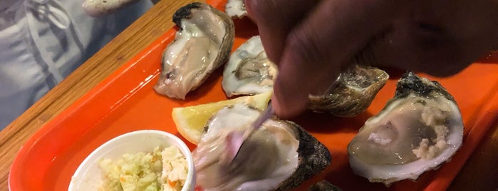 Big Daddy's Of Lake Norman Restaurant & Oyster Bar is one of Mooresville Eats and Stuff.