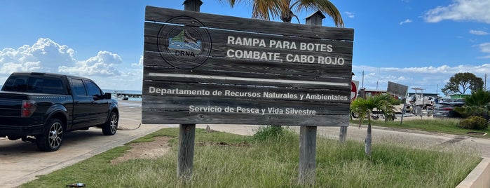 Playa Combate is one of Locais curtidos por Mark.