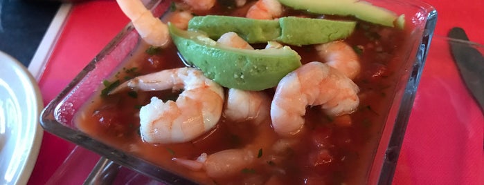 Mariscos El Sirenito is one of Lugares favoritos de Sambuka.