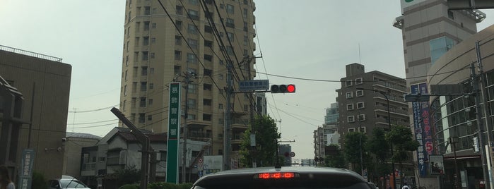 葛飾警察署前交差点 is one of 平和橋通り.