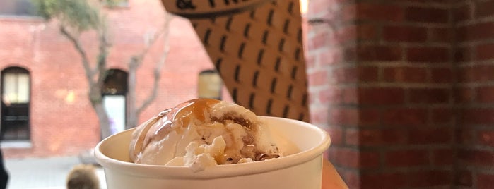 Norman's Ice Cream & Freezes is one of Yishan : понравившиеся места.
