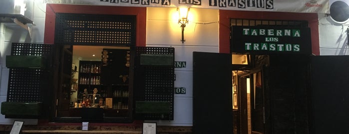 Taberna Los Trastos is one of Tapear en Granada (calle Navas).