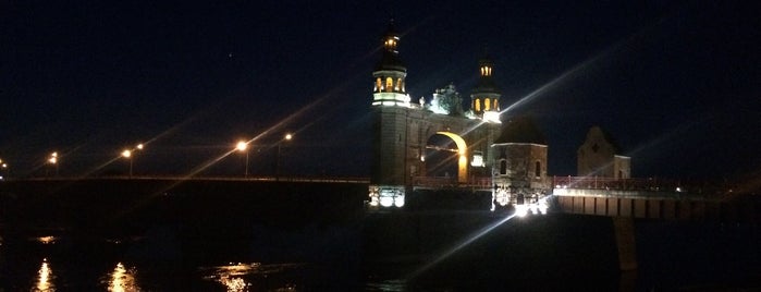Мост Королевы Луизы is one of места.