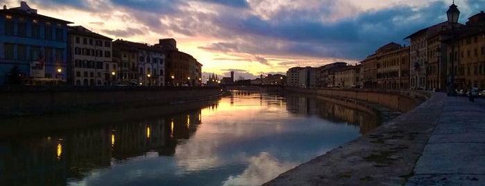 Ponte di Mezzo is one of One day in Pisa.