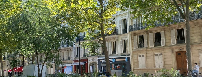 Avenue Trudaine is one of Paris.