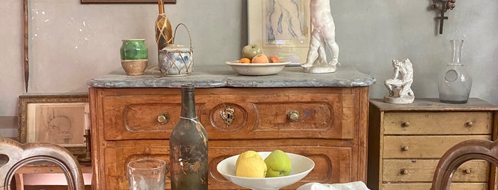 Atelier Cezanne is one of Matieu e Moi.