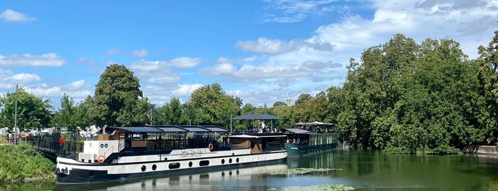 Parc de la Citadelle is one of Tu prends le A1.