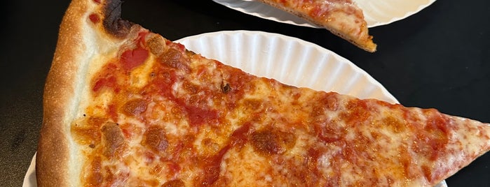 Joe’s Pizza is one of Posti che sono piaciuti a Amanda.