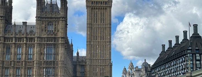 Uber Boat by Thames Clippers is one of CanBeyaz'ın Beğendiği Mekanlar.