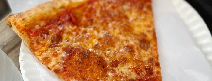 Crown Heights Pizza is one of Orte, die Mark gefallen.