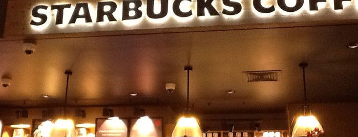 Starbucks is one of Матрёшки в Мадриде.