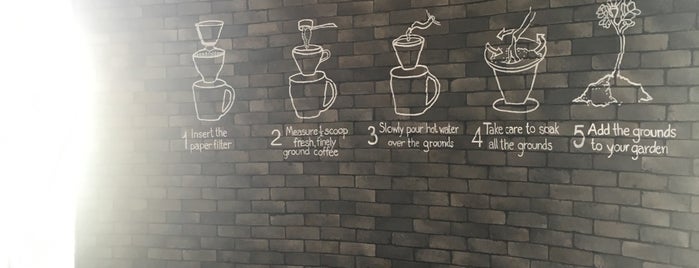Starbucks is one of Tempat yang Disukai Onizugolf.