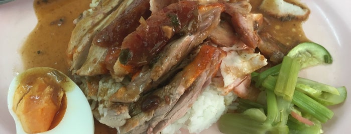 แสงทองข้าวหมูแดง is one of Lieux qui ont plu à Onizugolf.