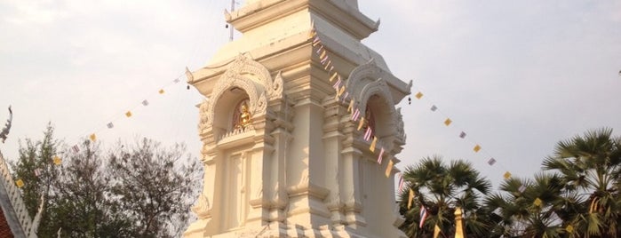พระธาตุหล้าหนอง is one of Holy Places in Thailand that I've checked in!!.