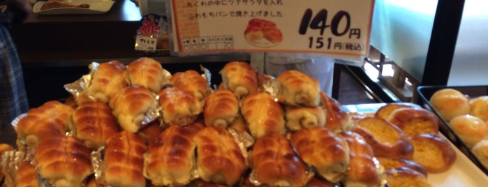 石窯パン工房 どんぐり 森林公園店 is one of パン.