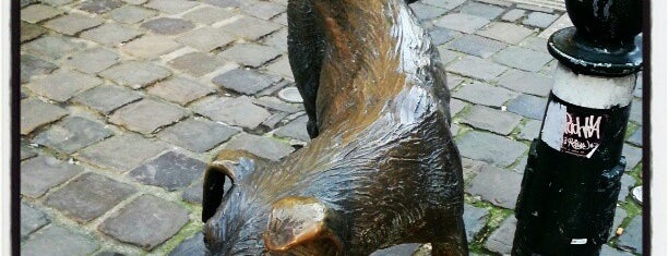 Zinneke Pis is one of Statues de Bruxelles / Standbeelden van Brussel.