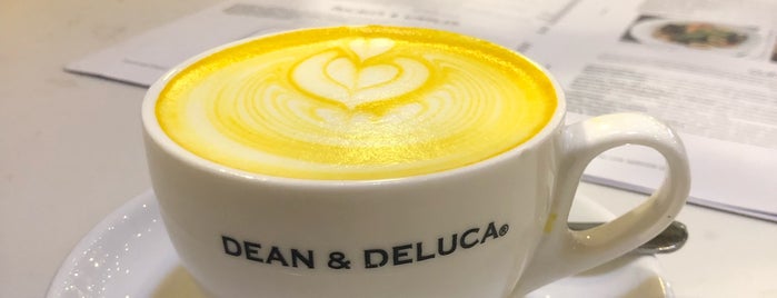 Dean & DeLuca is one of Shankさんのお気に入りスポット.