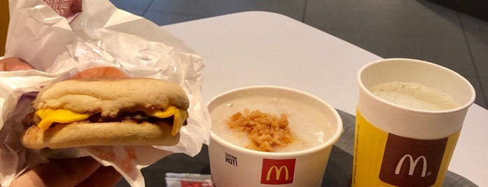 McDonald’s is one of สถานที่ที่ Shank ถูกใจ.
