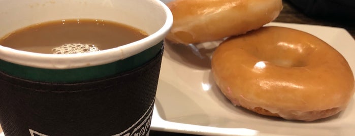 Krispy Kreme is one of Tempat yang Disukai Shank.