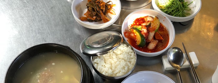 Royal Korean Restaurant is one of Orte, die Shank gefallen.