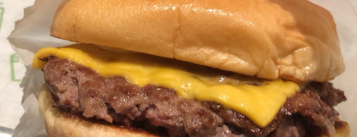 Shake Shack is one of Shankさんのお気に入りスポット.