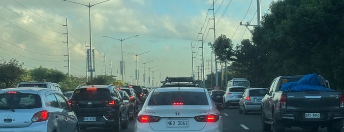 CaviteX Las Piñas Toll Barrier is one of Streets.