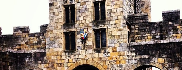 Micklegate Bar is one of Carlさんのお気に入りスポット.