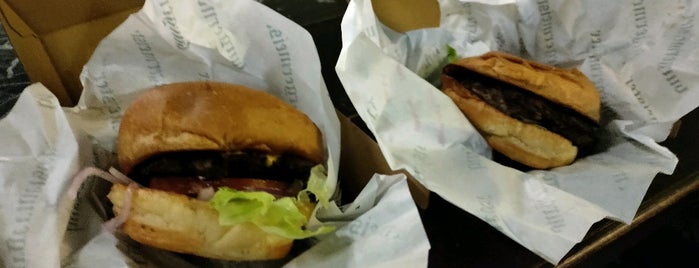 Burgermeister is one of Tempat yang Disukai Ken.