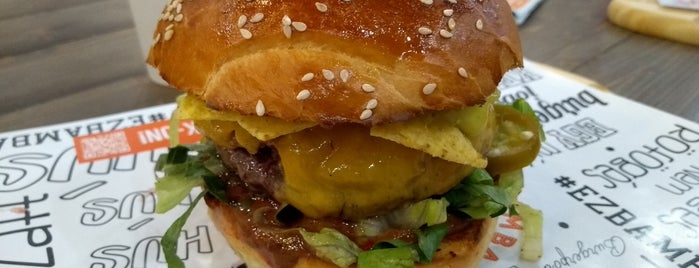 Bamba Marha is one of The 13 Best Places for Bacon Burger in Budapest.