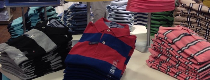 Tommy Hilfiger is one of Locais salvos de Amber.