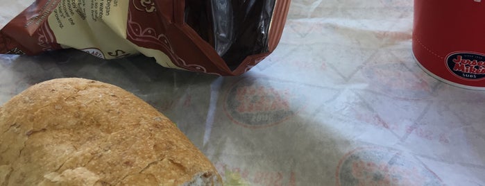 Jersey Mike's Subs is one of Locais curtidos por Jenifer.
