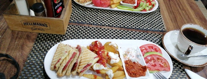 Cafe Lavinya is one of สถานที่ที่บันทึกไว้ของ Gül.