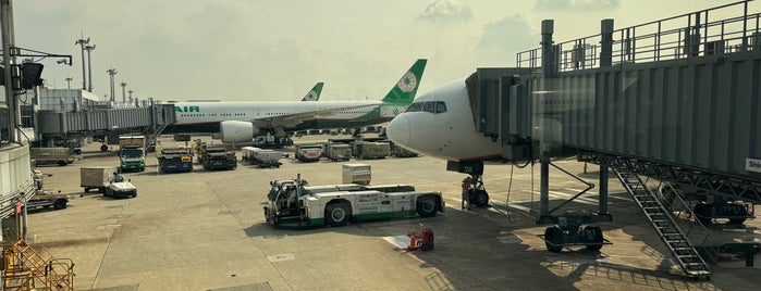 Gate B9 is one of Airport Gates : Visited.