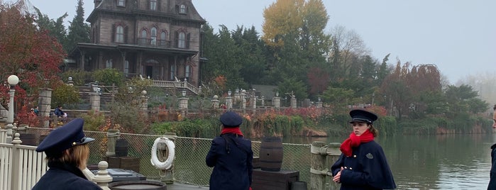 Rivers of the Far West is one of Disneyland Paris.