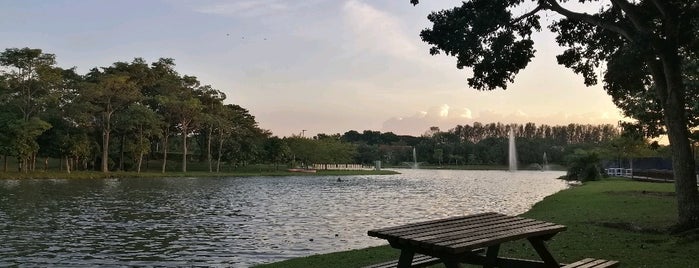 Kota Kemuning Lakeside is one of Tempat yang Disukai Lover.