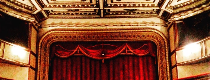 Ses - 1885 Ortaoyuncular Tiyatrosu is one of Mayorluğu Alınacak Yerler.