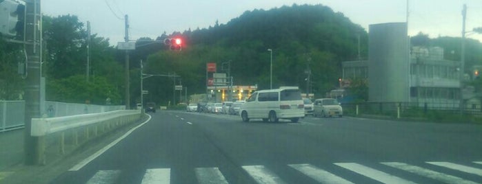 北山交差点 is one of Route 4.