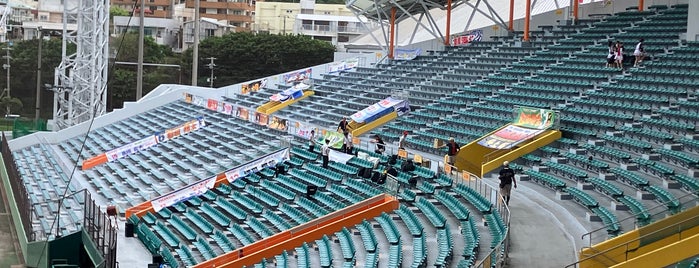 Okinawa Cellular Stadium Naha is one of 沖縄エエねぇ(^-^)/.