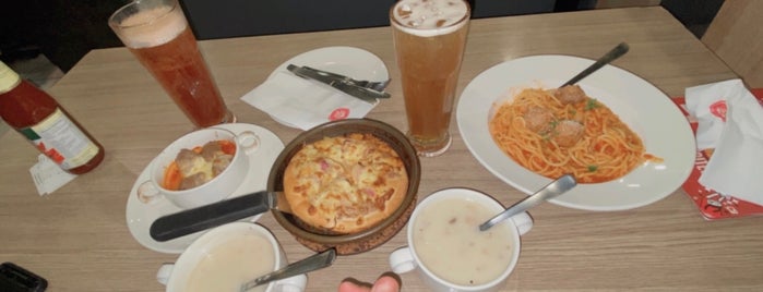 Pizza Hut is one of Makan @KL #14.