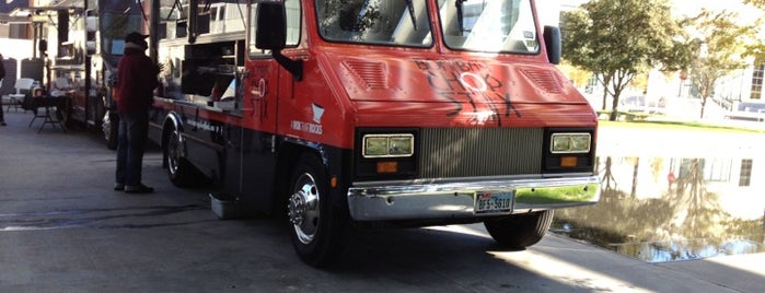 Bombay Chopstix Truck is one of Dallas Food Trucks.