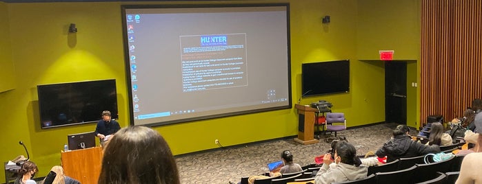 Hunter College West 615 Lecture Hall is one of Lieux sauvegardés par Kimmie.