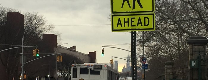 MTA Bus - Q38/Q54/Q67 - Metropolitan Av & Metro Av Station is one of Hardened style of traveling.