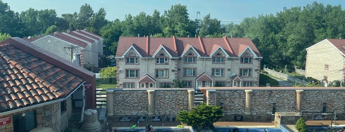 Spa Castle is one of สถานที่ที่บันทึกไว้ของ Christina.