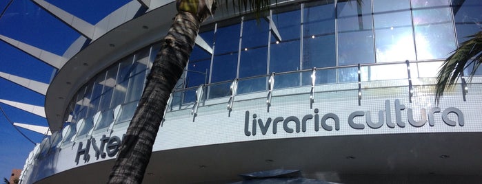 Livraria Cultura is one of Compras.