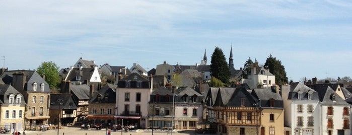 Port de Saint-Goustan is one of Bretagne.