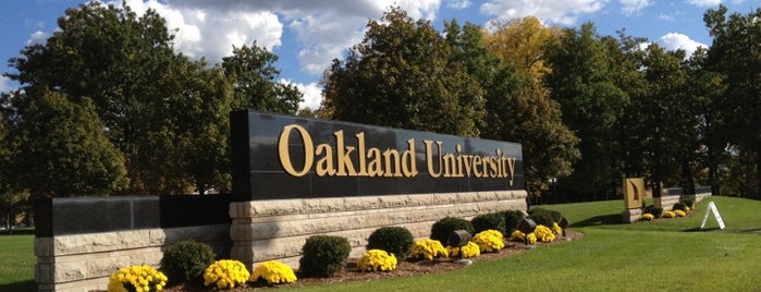 Oakland University is one of Lieux qui ont plu à Kristeena.